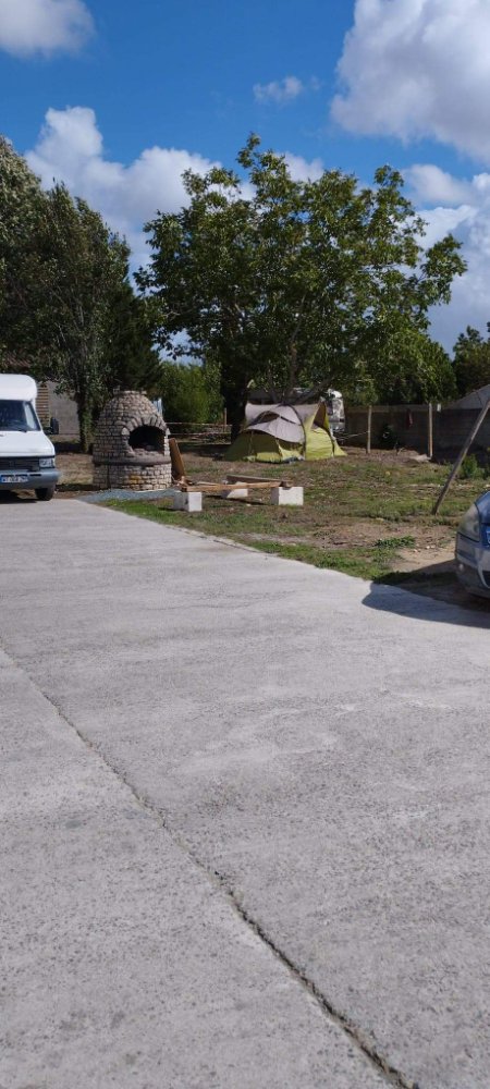 Aire camping-car à Saint-Jean-de-Liversay (17170) - Photo 1